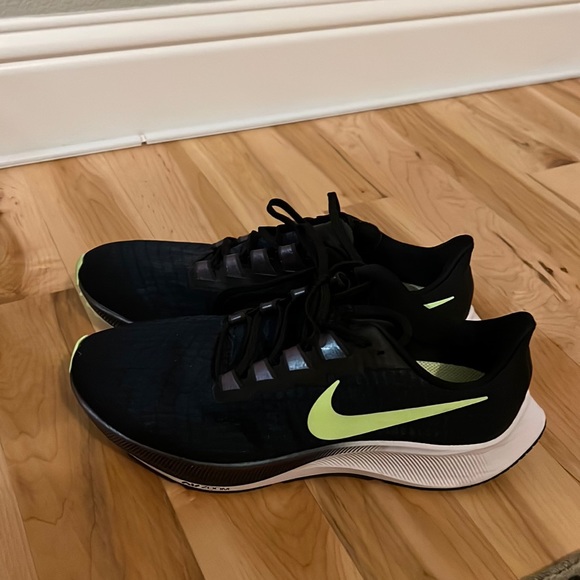 Nike Air Zoom Pegasus 37 - size 11 - Picture 1 of 8